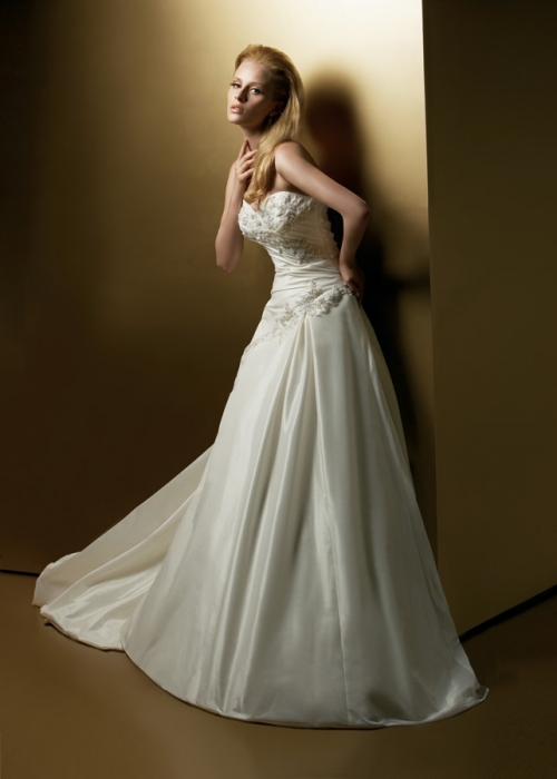 A-line Strapless Empire Chapel Train Satin Wedding Dresses (ms0134)