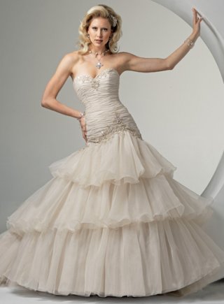 A-line Strapless Empire Tiered Tulle Wedding Dresses (ms0116)
