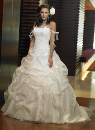 A-line Strapless Pick-up Organza Wedding Dresses (ms0103)