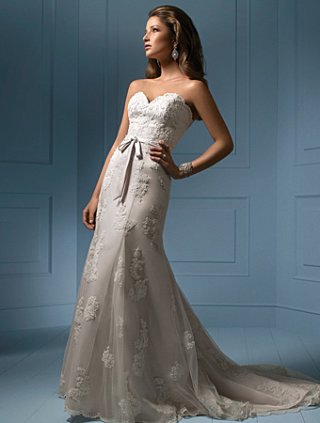 Strapless V-neck Chapel Train Net Over Satin Wedding Dresses (ms0020)