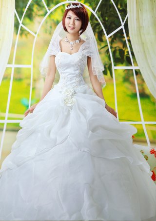 luxury fashion designed floor length wedding dress