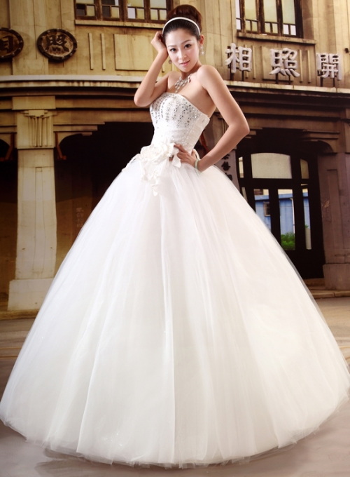 Classic floor length sweet princess wedding dress