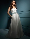 A-line Sweetheart Sleeveless Chapel Train Satin Wedding Dress For Brides