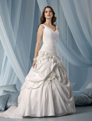 A-line V-neck Court Trains Sleeveless Chiffon Wedding Dress For Brides