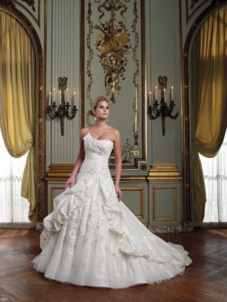 Ball Gown Strapless Taffeta Wedding Dresses