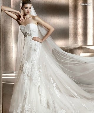 Unique Sweetheart Mermaid Designer Lace Bridal Gown