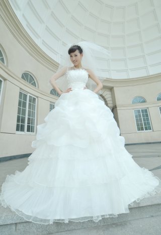 stain strapless court wedding dress