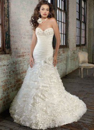 Luxury Ivory A-line Sweet Heart Satin Taffeta Tulle Wedding Dress