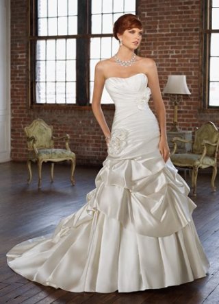Ivory Strapless Sweep Train Satin Wedding Dress For Bride
