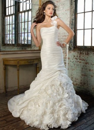 Ivory Strapless Mermaid Trumpet Sweep Train Taffeta Bridal Dress