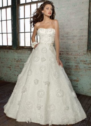 Ivory Strapless A-line Satin Taffeta Lace Hand-Made Flowers Wedding Dress