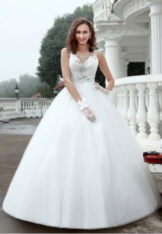 Elegant Courts Trains Sleeveless wedding dresses
