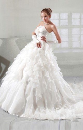 luxury big tail wedding dresses