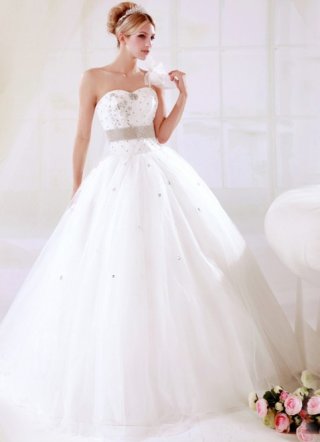New designed elegant floor-length wedding dresses