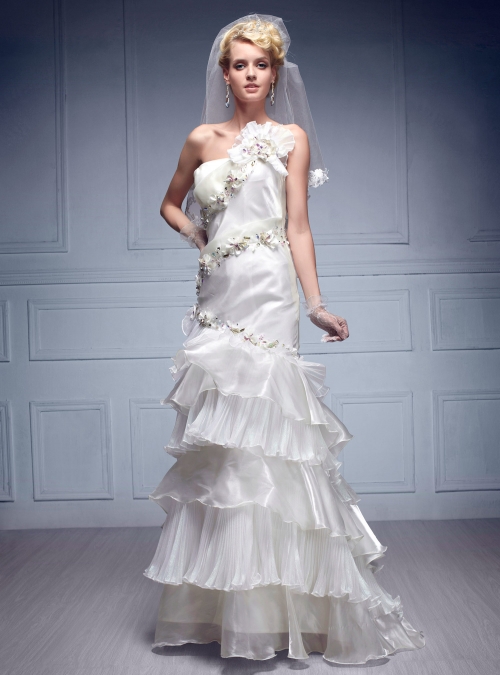Haute gorgeous romantic hand-decorated lotus flower cascade wedding dress