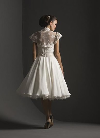 Distinctive Lace Wraps Strapless Sweetheart White Chiffon Knee Length Discount Wedding Dress