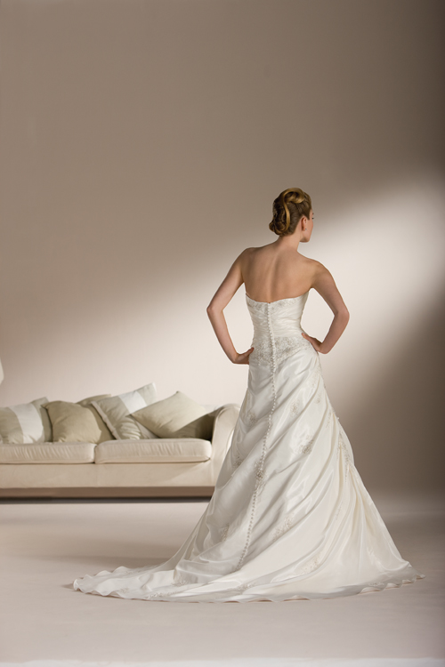 2012 Movable Halter Tube Top Designer Applique with Beadings A-line Wedding Bridal Gown