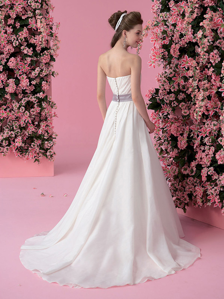 2012 Princess Glamorous Cheap sash decoration Strapless Wedding Dress
