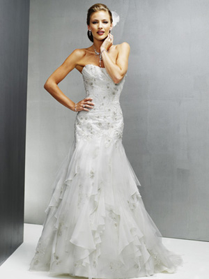 A-line Strapless Chapel Train Tulle Wedding Dresses (ms0189)